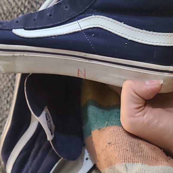 Vans - Picture 6 of 7